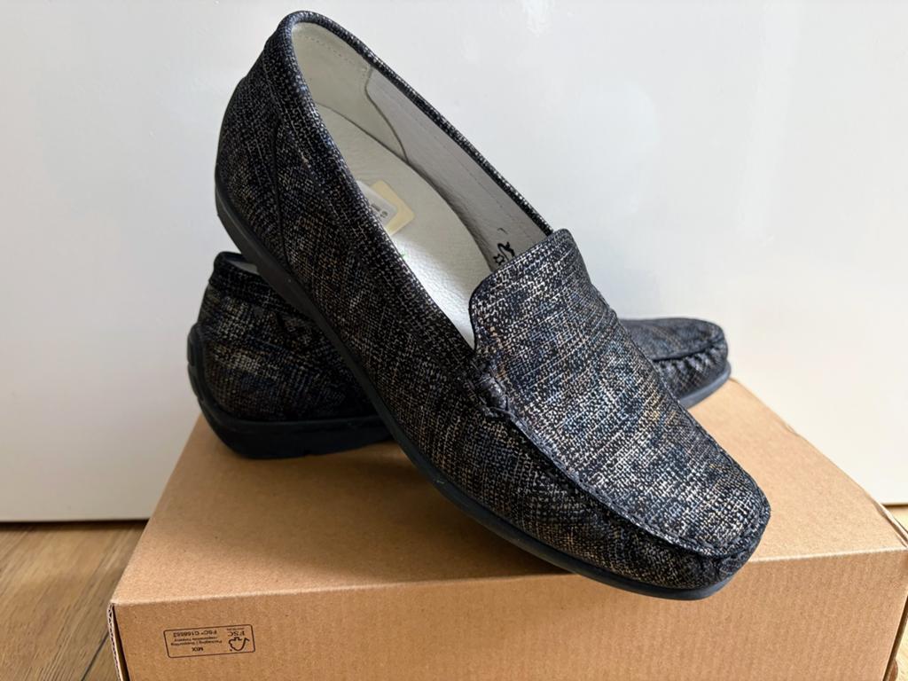Waldlaufer Moccasin blauw zwart multi print, Blauw, Instappers, Ophalen of Verzenden, Zo goed als nieuw