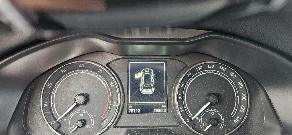 Skoda Kamiq 1.0 TSI Greentech 110pk 2021 Zwart, Auto's, Skoda, Voorwielaandrijving, Stof, Euro 6, Origineel Nederlands