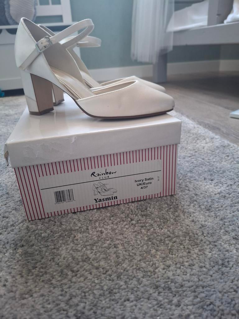 Rainbow Club Trouwschoenen Yasmin, maat 37, ivory satin, Kleding | Dames, Schoenen, Ophalen, Overige kleuren, Overige typen, Rainbow club