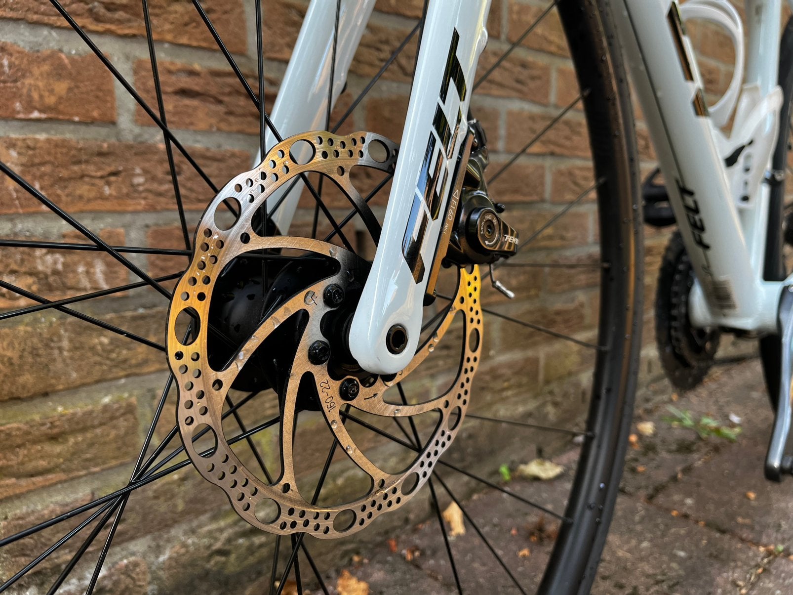 Foto 6 van Racefiets Felt VR60 / 47cm (XS) / wit / incl. clickpedalen