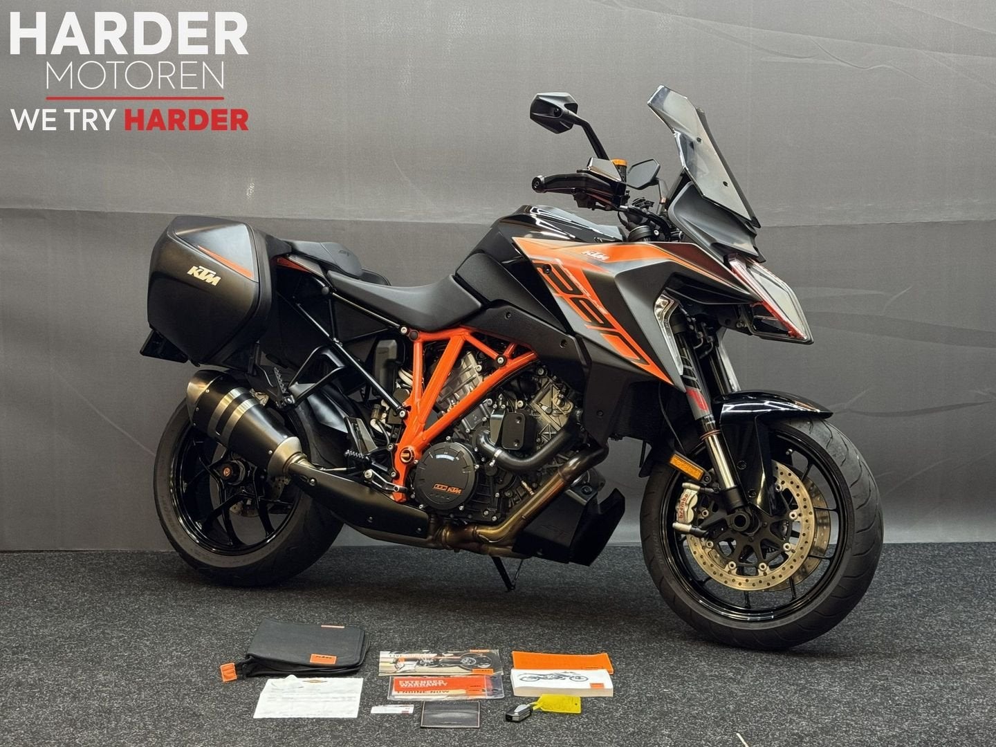 KTM 1290 SUPER DUKE GT | ORI NL | NIEUWSTAAT | VOL OPTIES, 2 cilinders, KTM, Motorrijbewijs A, Bedrijf