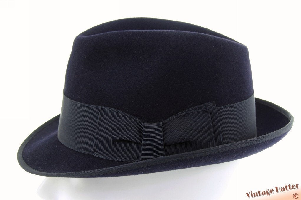 Vintage Gleufhoed Wegener donker blauw vilt 57,5 goede staat, Wegener, Hoed, Ophalen of Verzenden, Wegener