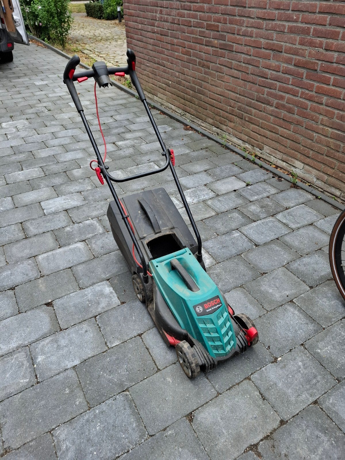 Tuinmachines te koop!!, Ophalen, Gebruikt, Elektrische grasmaaier, Opvangzak
