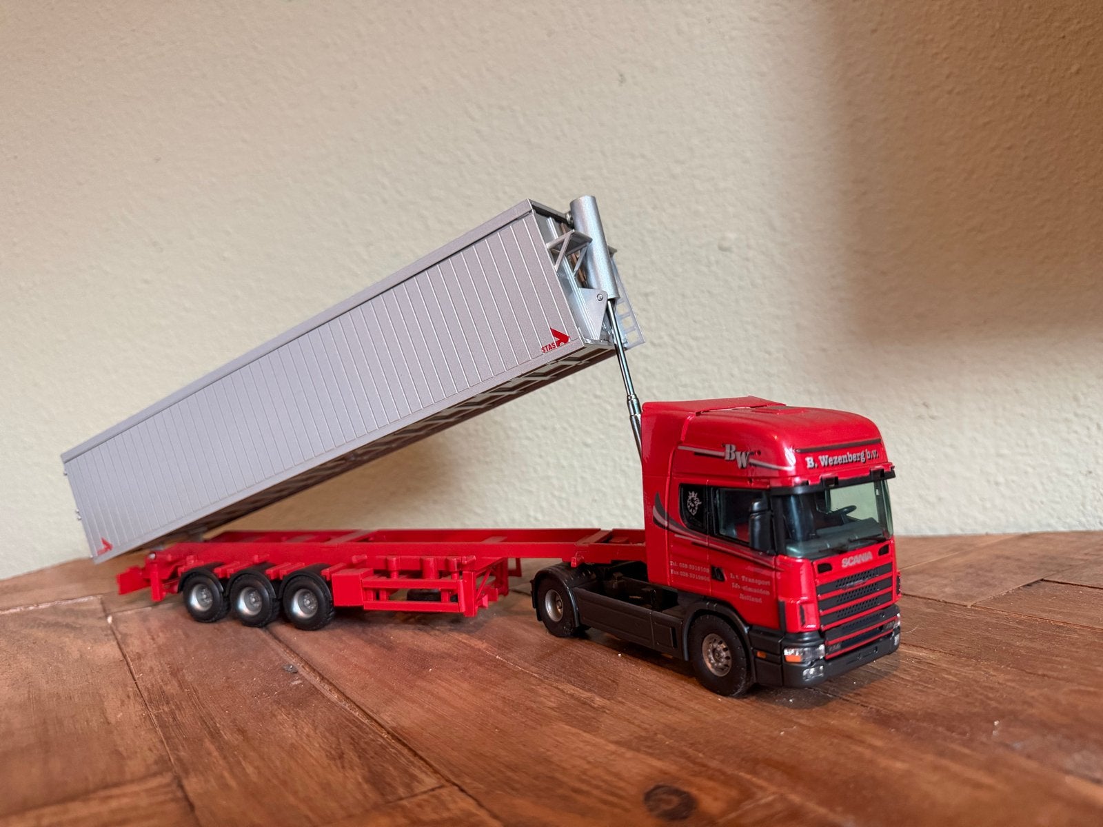 Scania Wezenberg modeltruck met kipper, Ophalen of Verzenden, Gebruikt, Overige merken