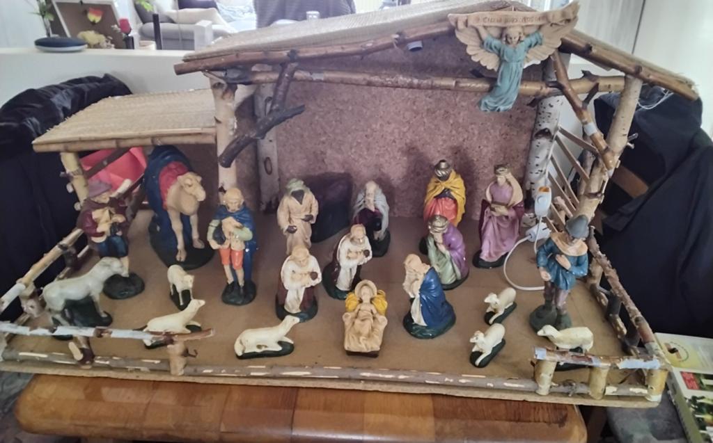 Kerststal met beelden, Ophalen
