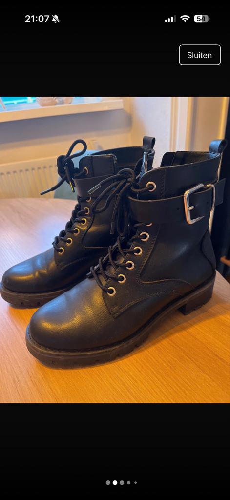 Zwarte biker boots met gesp en veters, Kleding | Dames, Schoenen, Ophalen of Verzenden, Gedragen, Zwart, Lage of Enkellaarzen