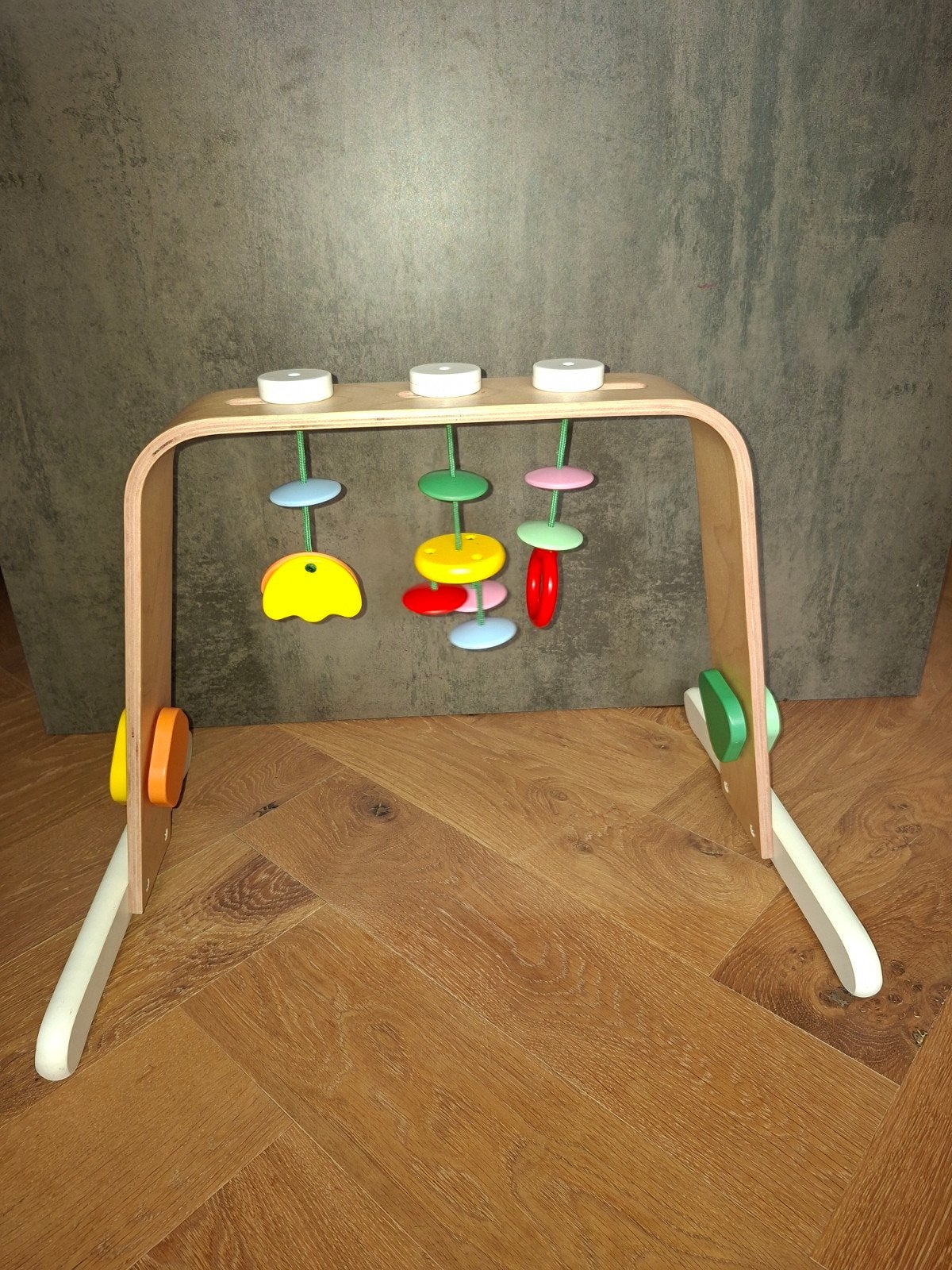 Houten Babygym met Kleurrijke Hangers, Ophalen, Zo goed als nieuw, Babygym