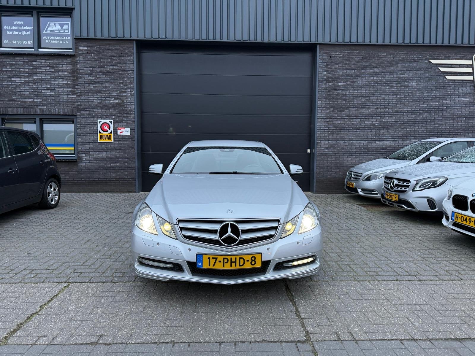 Mercedes-Benz E-Klasse Coupé 200 CGI Avantgarde | 2E EIGENA, Auto's, Achterwielaandrijving, Zwart, 4 cilinders, 4 stoelen