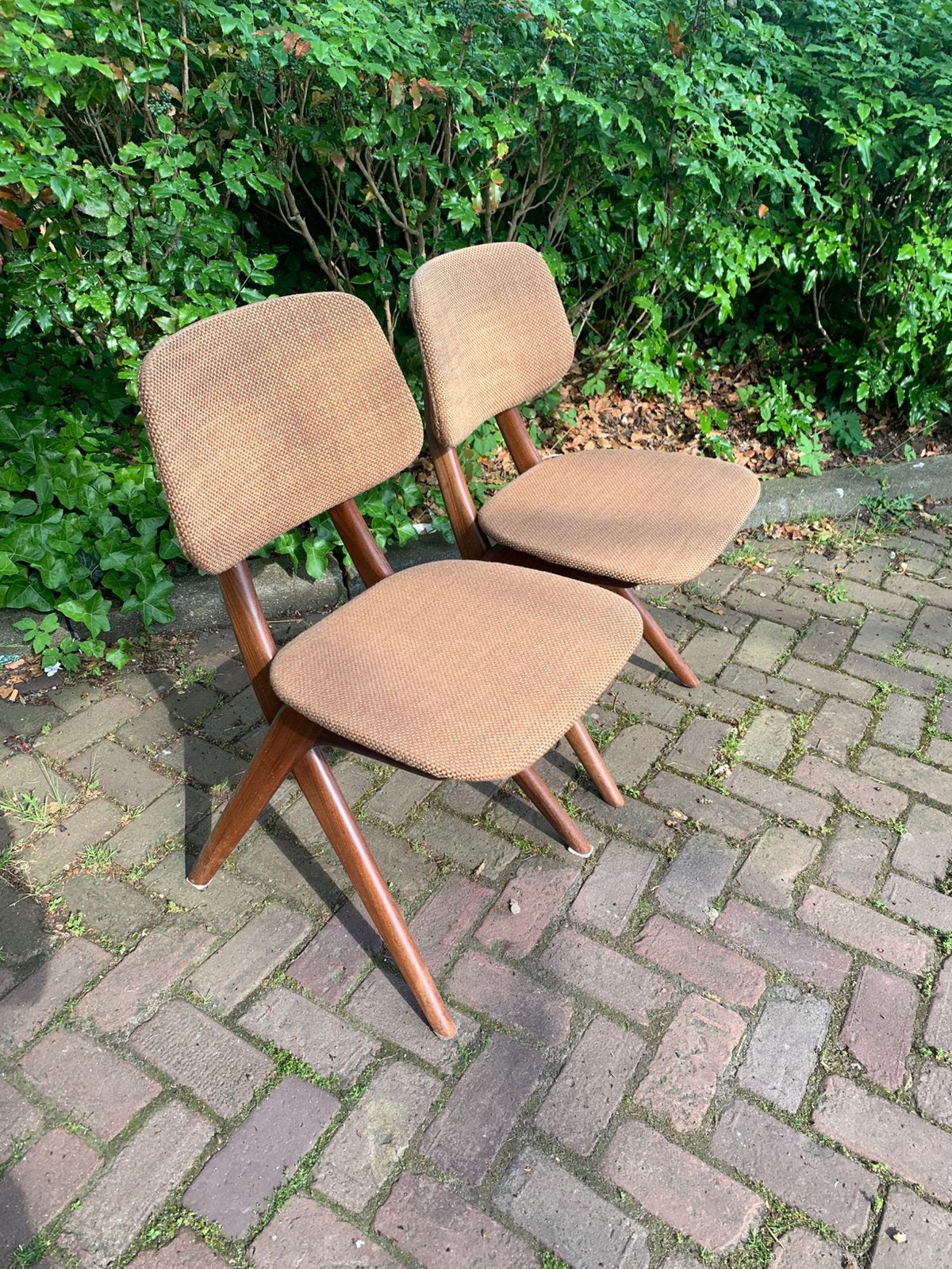 stoelen twee Louis van Teeffelen Scissor Chairs teakhout, Huis en Inrichting, Stoelen, Twee, Bruin, Ophalen of Verzenden, Zo goed als nieuw
