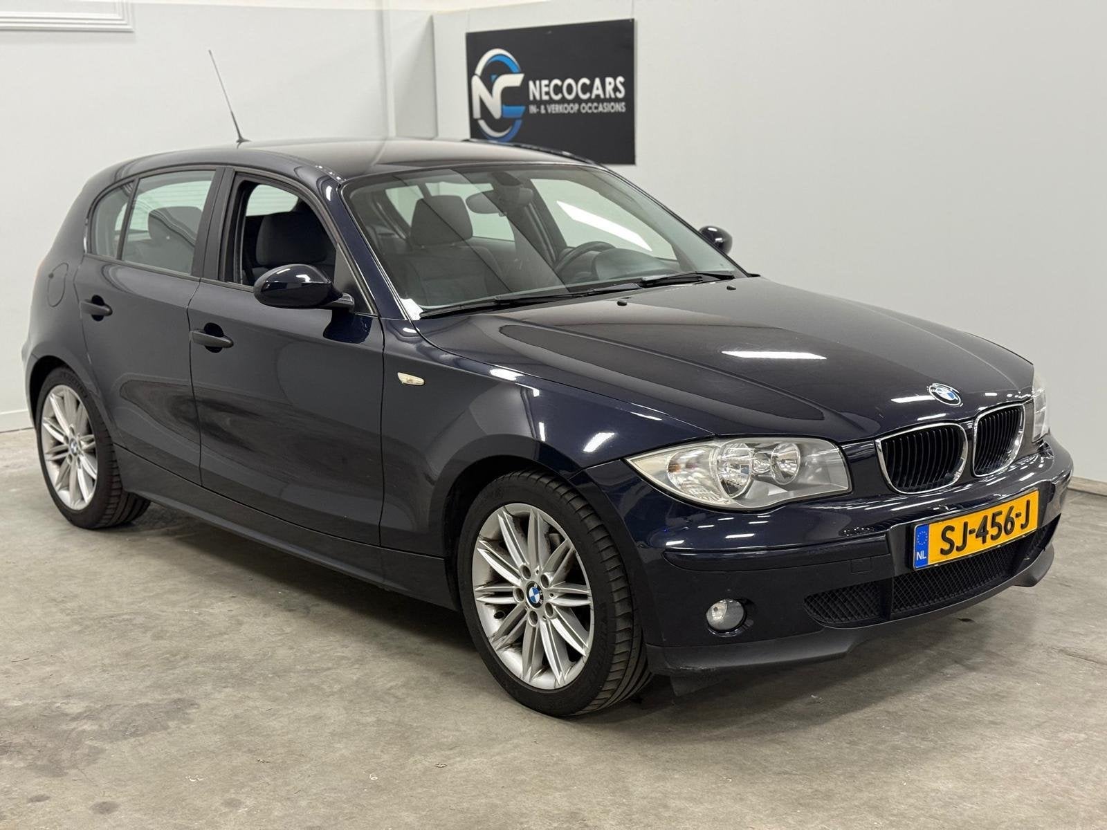 BMW 1-serie 116i / DEALER ONDERHOUDEN / STOELVERWARMING / SU, Achterwielaandrijving, Gebruikt, 4 cilinders, 116 pk