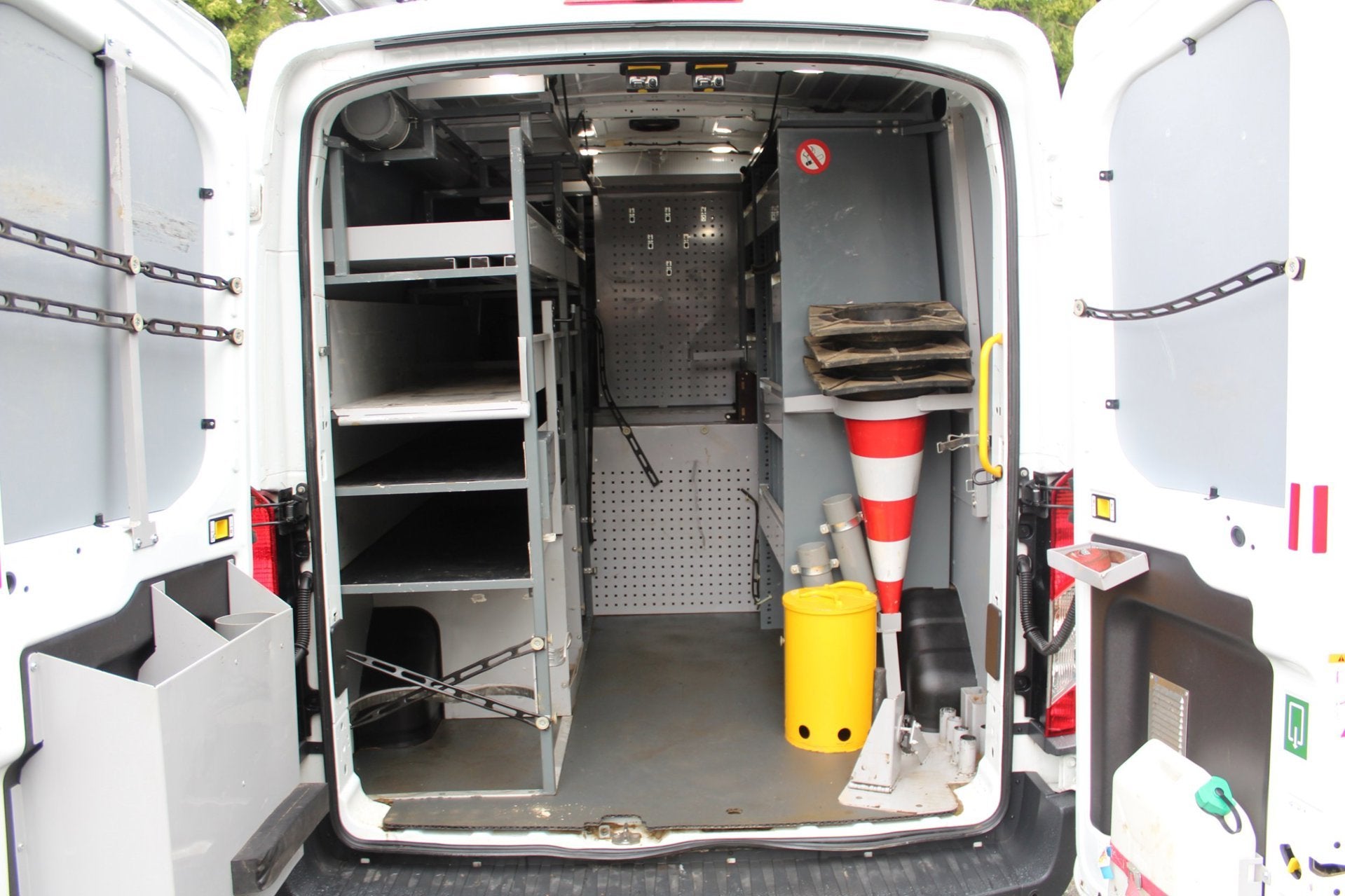 Ford TRANSIT 350 2.0 TDCI L2H2 Trend 131PK | Airco | Cruise, Voorwielaandrijving, Stof, 4 cilinders, 2800 kg