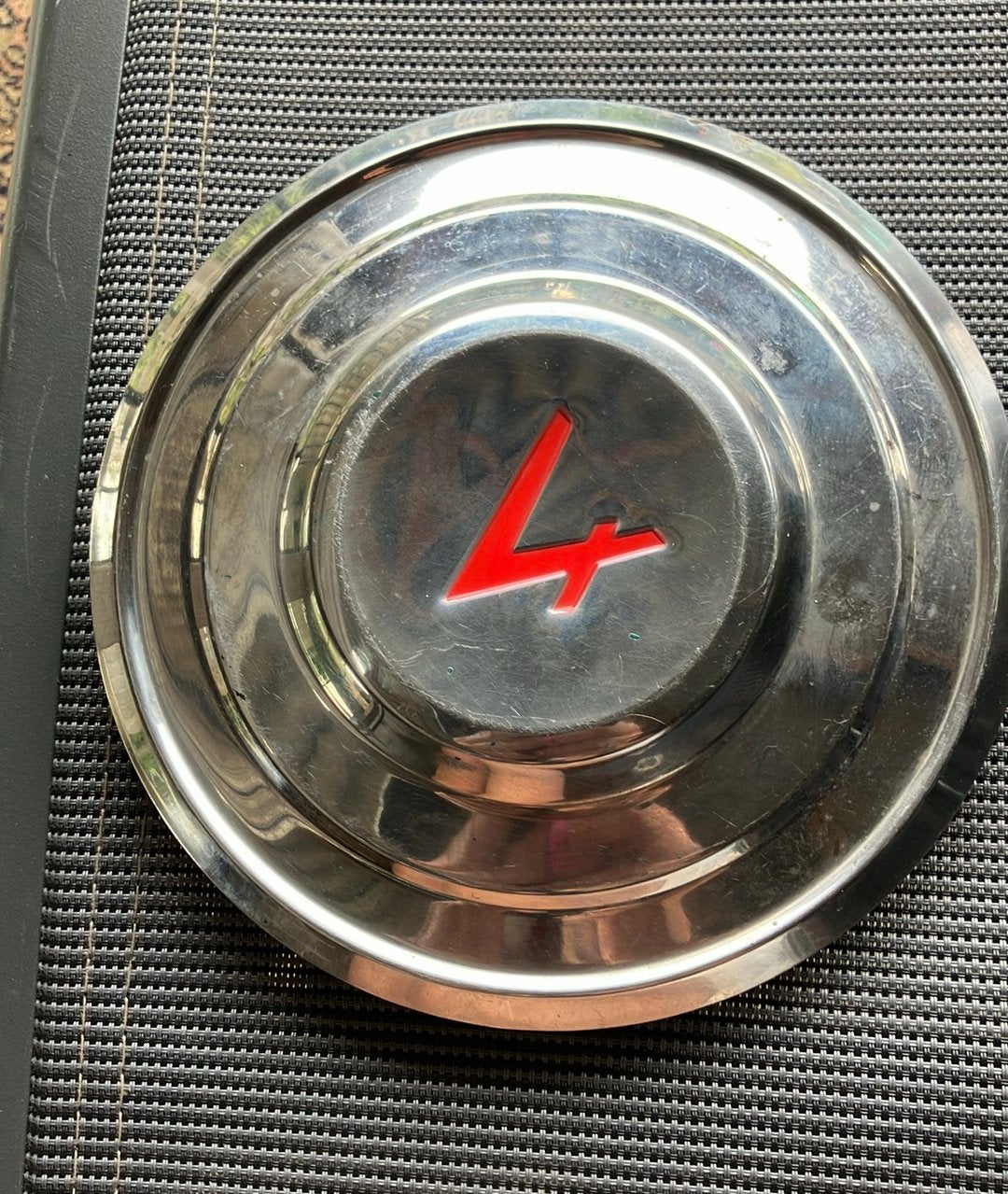 2 wieldoppen Ford taunus, Auto diversen, Wieldoppen, Ophalen of Verzenden, Zo goed als nieuw