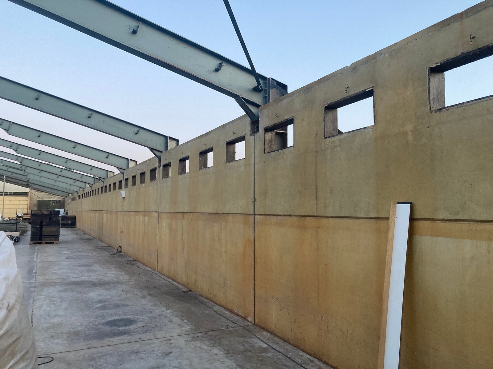 Geïsoleerde betonpanelen, Doe-het-zelf en Verbouw, Ophalen, Gebruikt, Overige materialen, 100 mm of meer