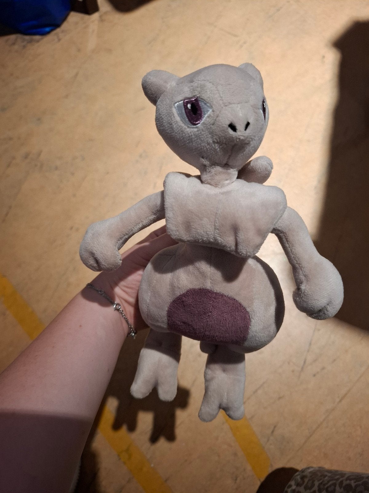 Pokémon Mewtwo knuffel - Zo goed als nieuw, Kinderen en Baby's, Speelgoed | Knuffels en Pluche, Nintendo, Support@nintendo.com