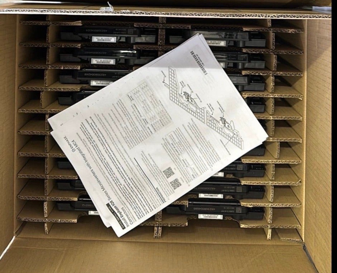 Enphase IQ8HC Micro-omvormer - Nieuw in doos!, Doe-het-zelf en Verbouw, Zonnepanelen en Toebehoren, Ophalen, Nieuw, Overige typen