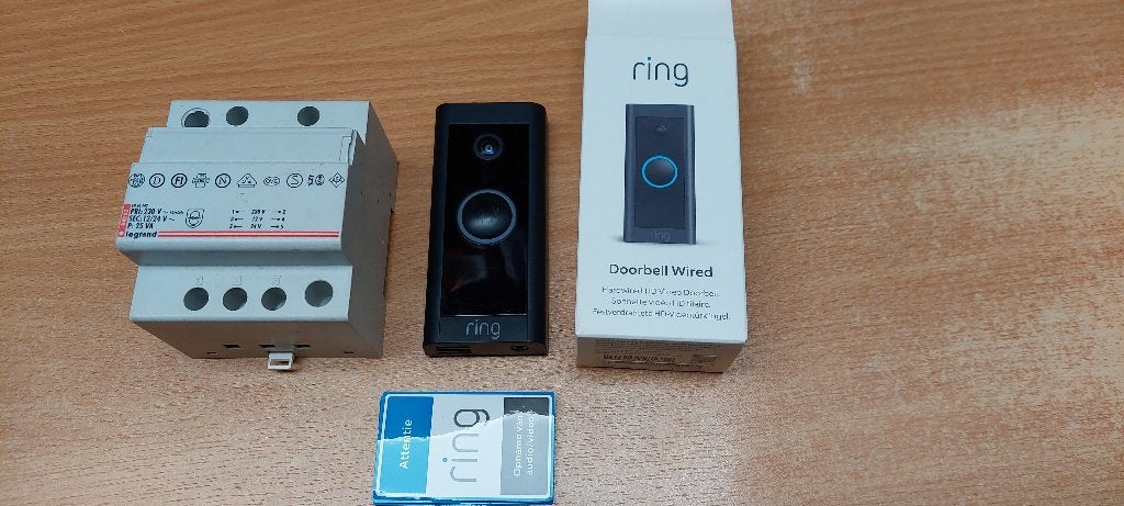 RING videodeurbel, Huis en Inrichting, Deurbellen, Zo goed als nieuw, Bedraad, Ingebouwde camera, Compatibel met smartphone, Bewegingsdetectiesensor