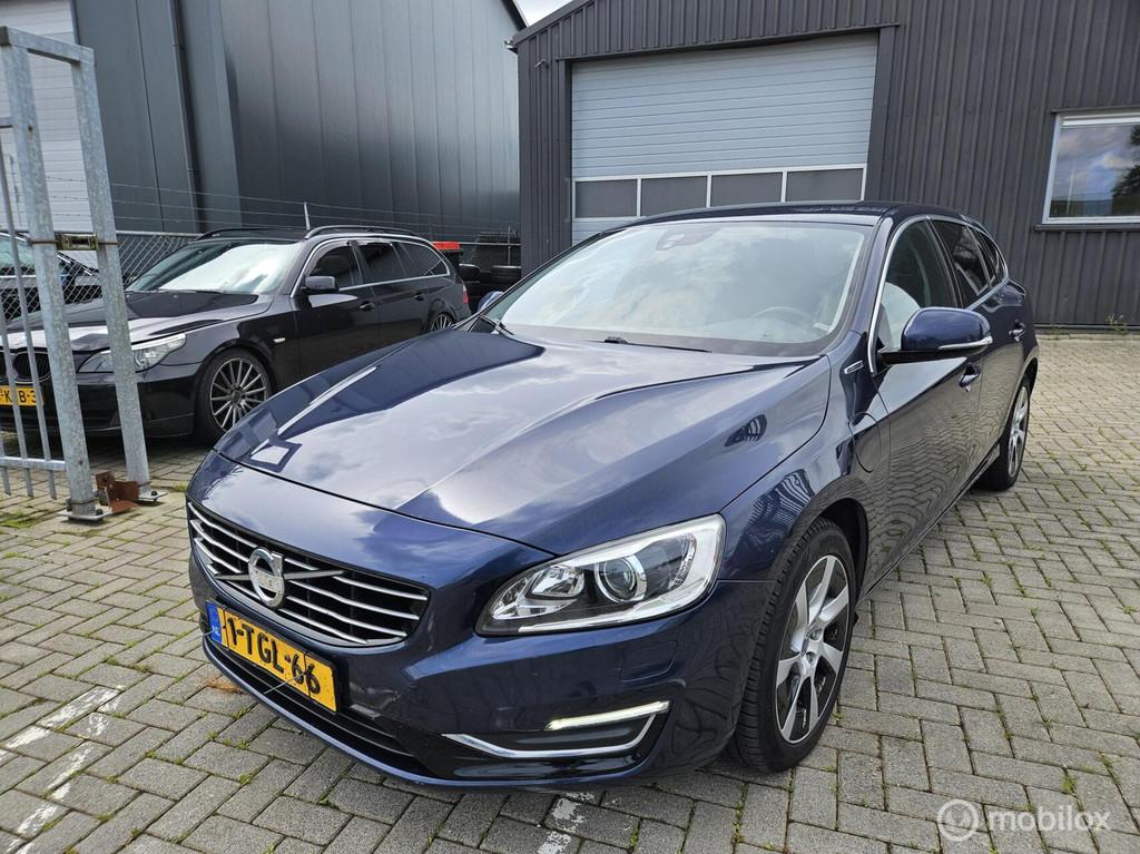 Volvo V60 2.4 D6 AWD Plug-In Hybrid Summum APK 05/2027, Auto's, Volvo, Automaat, Blauw, Vierwielaandrijving, 212 €/maand