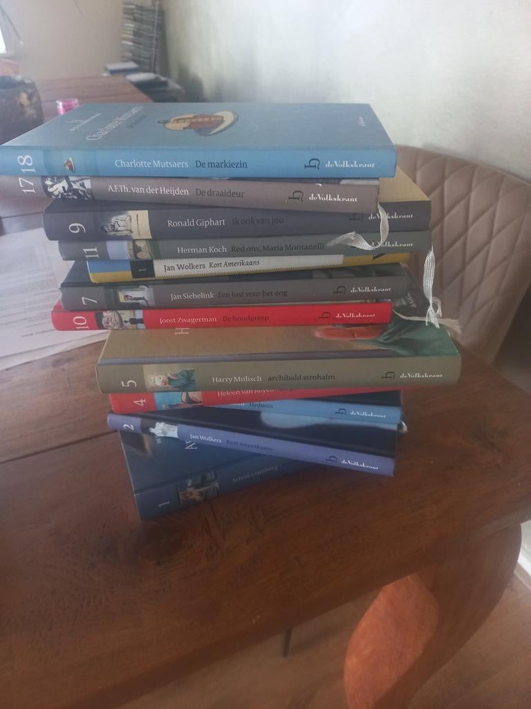 De beste debuutromans van de Volkskrant - 20-delige set, Ophalen of Verzenden, Gelezen, Diverse auteurs, Nederland