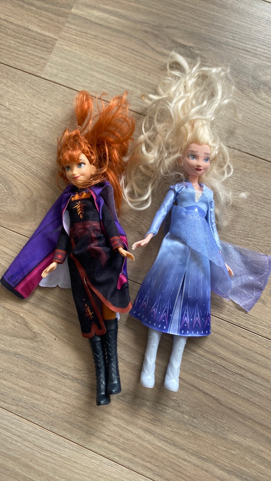 Originelr Anna en Elsa poppen. Uit Frozen, Ophalen, Zo goed als nieuw