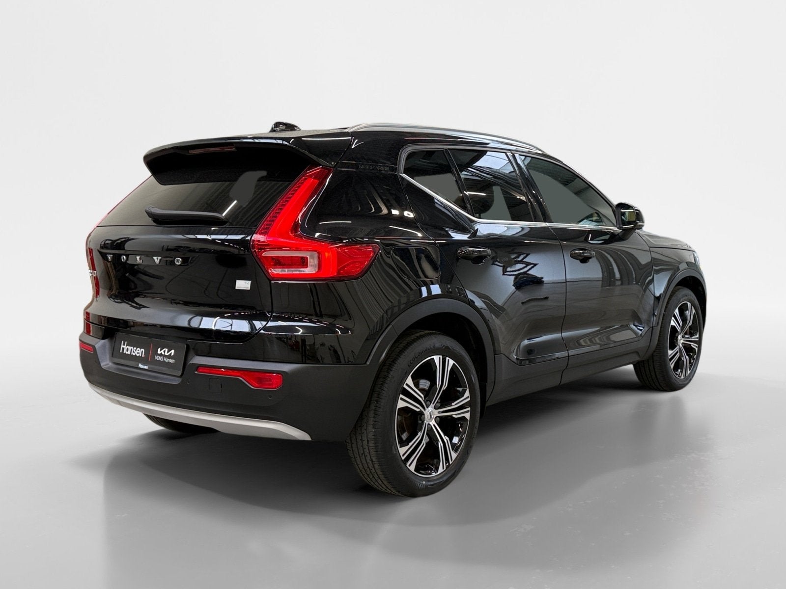 Volvo XC40 1.5 T5 Recharge Inscription I Panoramadak I Harmo, Euro 6, 1712 kg, Zwart, Leder