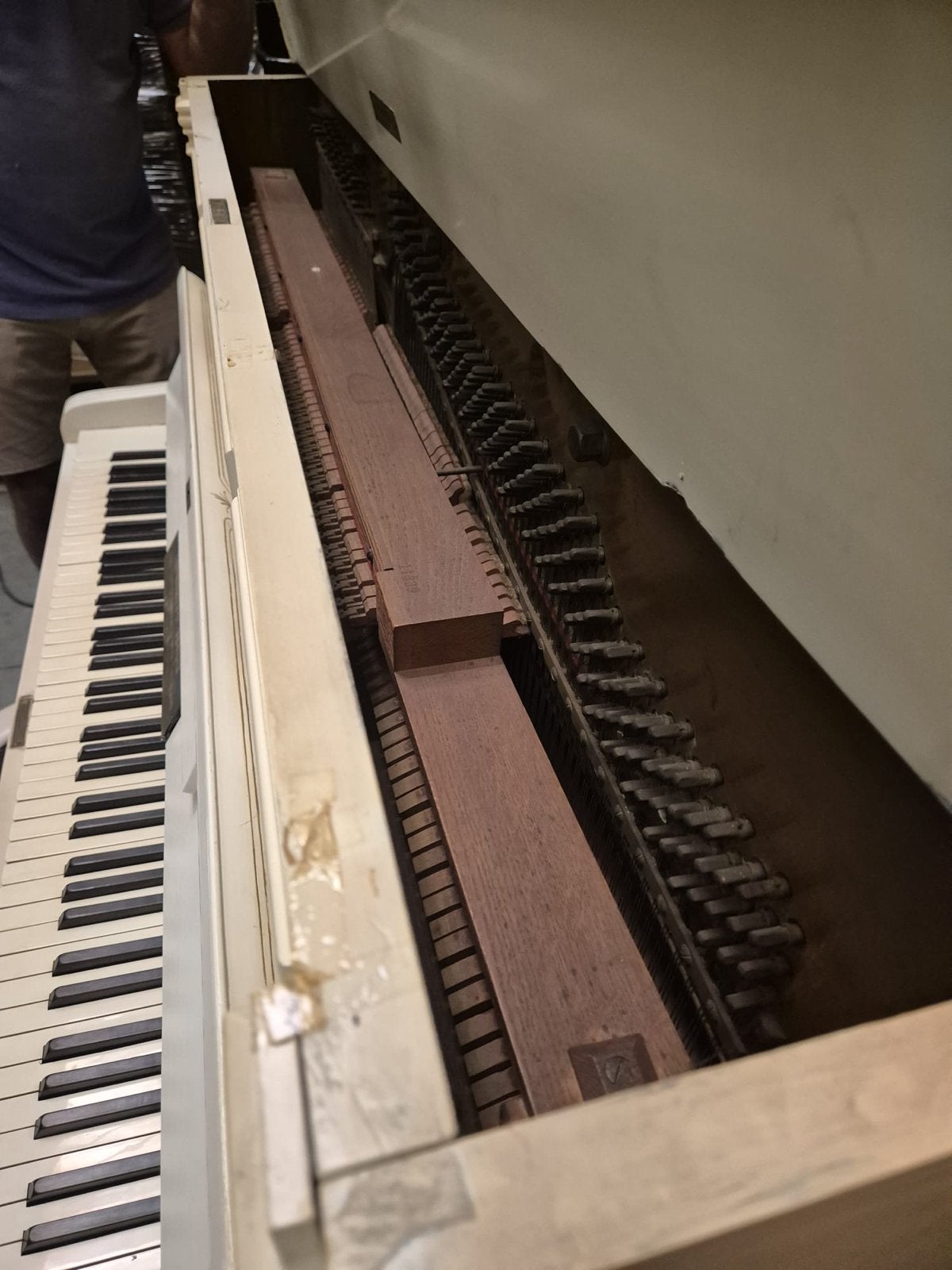Antieke piano met kruk - Crème/Wit, Ophalen, Gebruikt, Wit, Piano