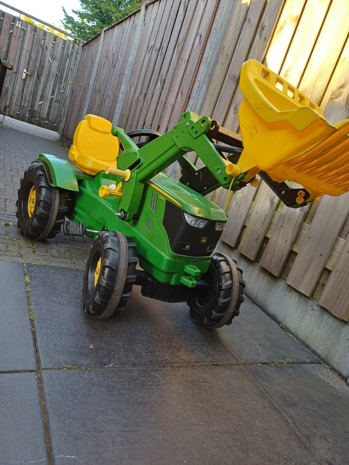traptractor met voorlader rolly toys, Ophalen, Gebruikt, Trapvoertuig