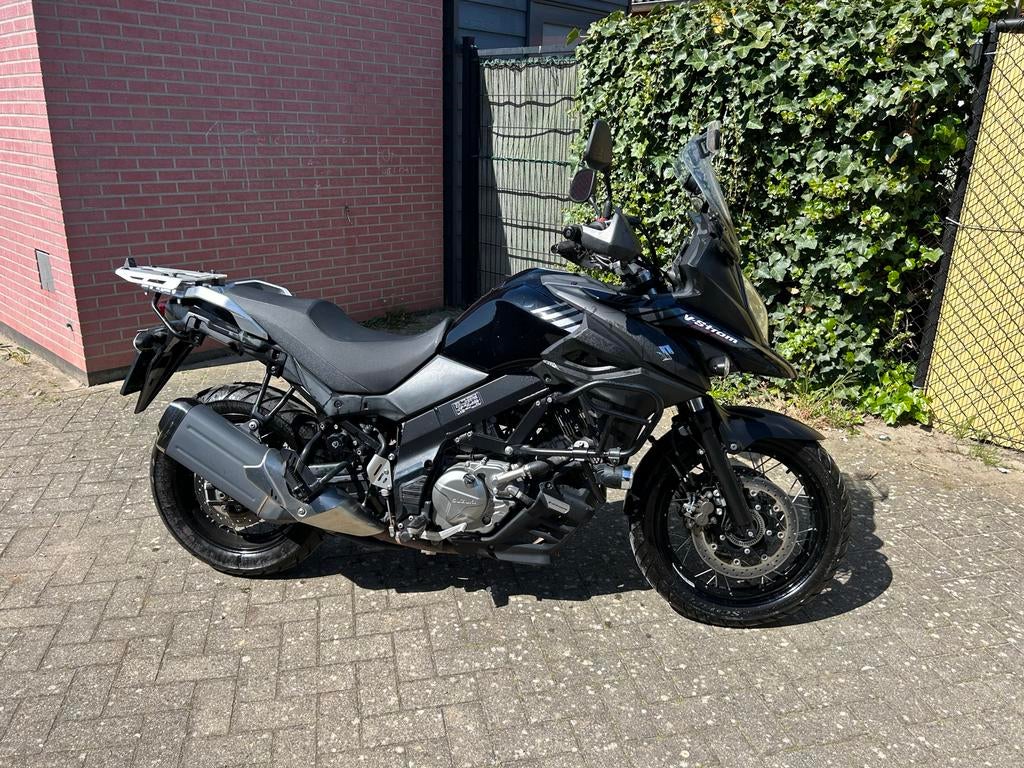Suzuki V-Strom DL 650 XT ABS 2018 - Uitgerust met koffer, Motoren, Motoren | Suzuki, Particulier, Toermotor, meer dan 35 kW, 2 cilinders