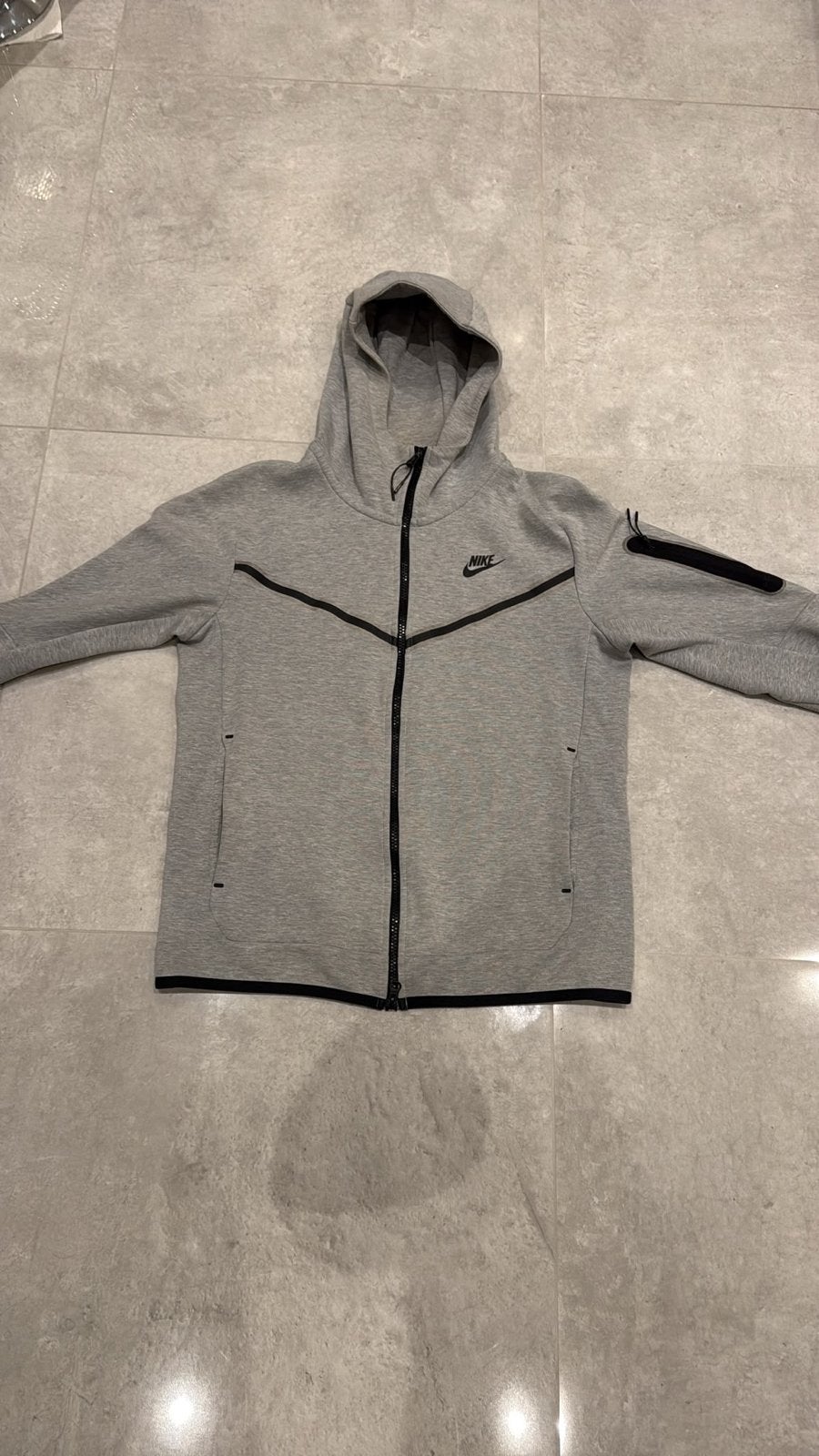 Nike Tech Fleece Hoodie Grijs Maat S, Ophalen, Zo goed als nieuw, Maat 46 (S) of kleiner, Grijs