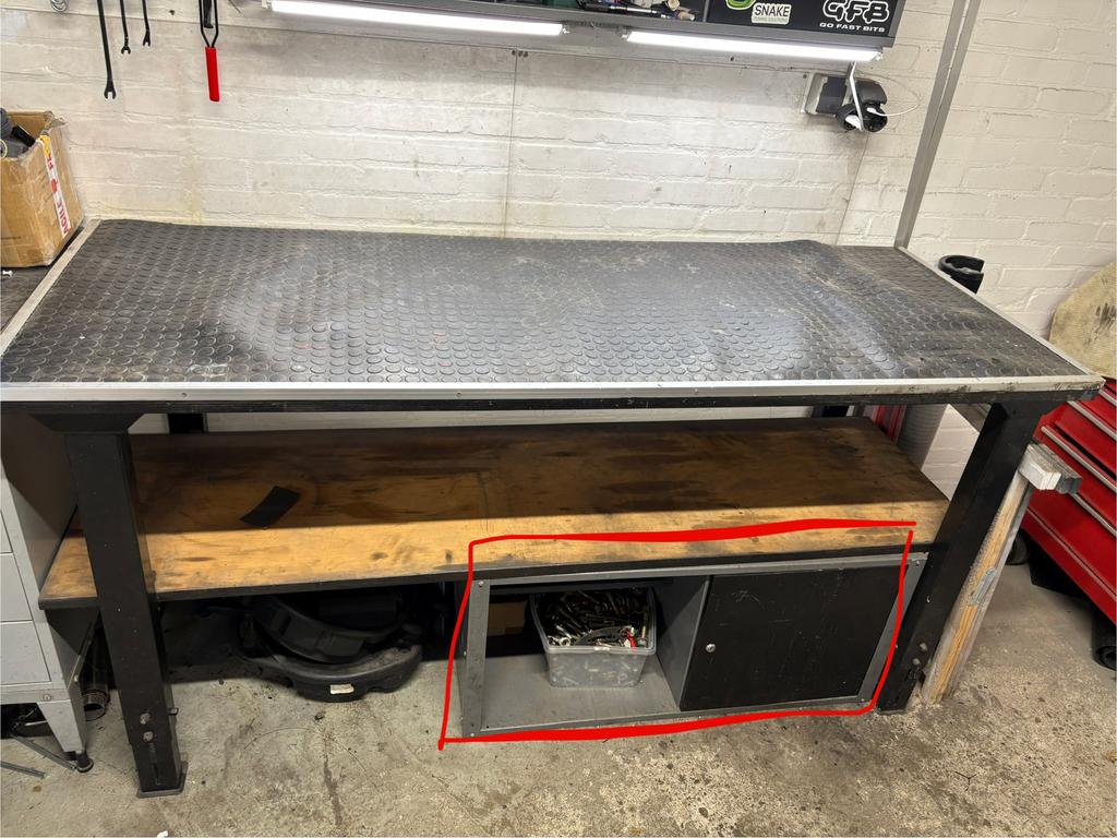 Gratis werkbank, Doe-het-zelf en Verbouw, Werkbanken, Ophalen, Zo goed als nieuw, 120 tot 170 cm