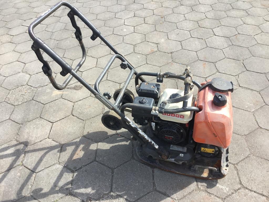 Gebruikte trilplaat Husqvarna LG100, Husqvarna, Customerservice.nl@husqvarnagroup.com, Jool-Hulstraat 22
1327HA  Almere, NL, Overige typen