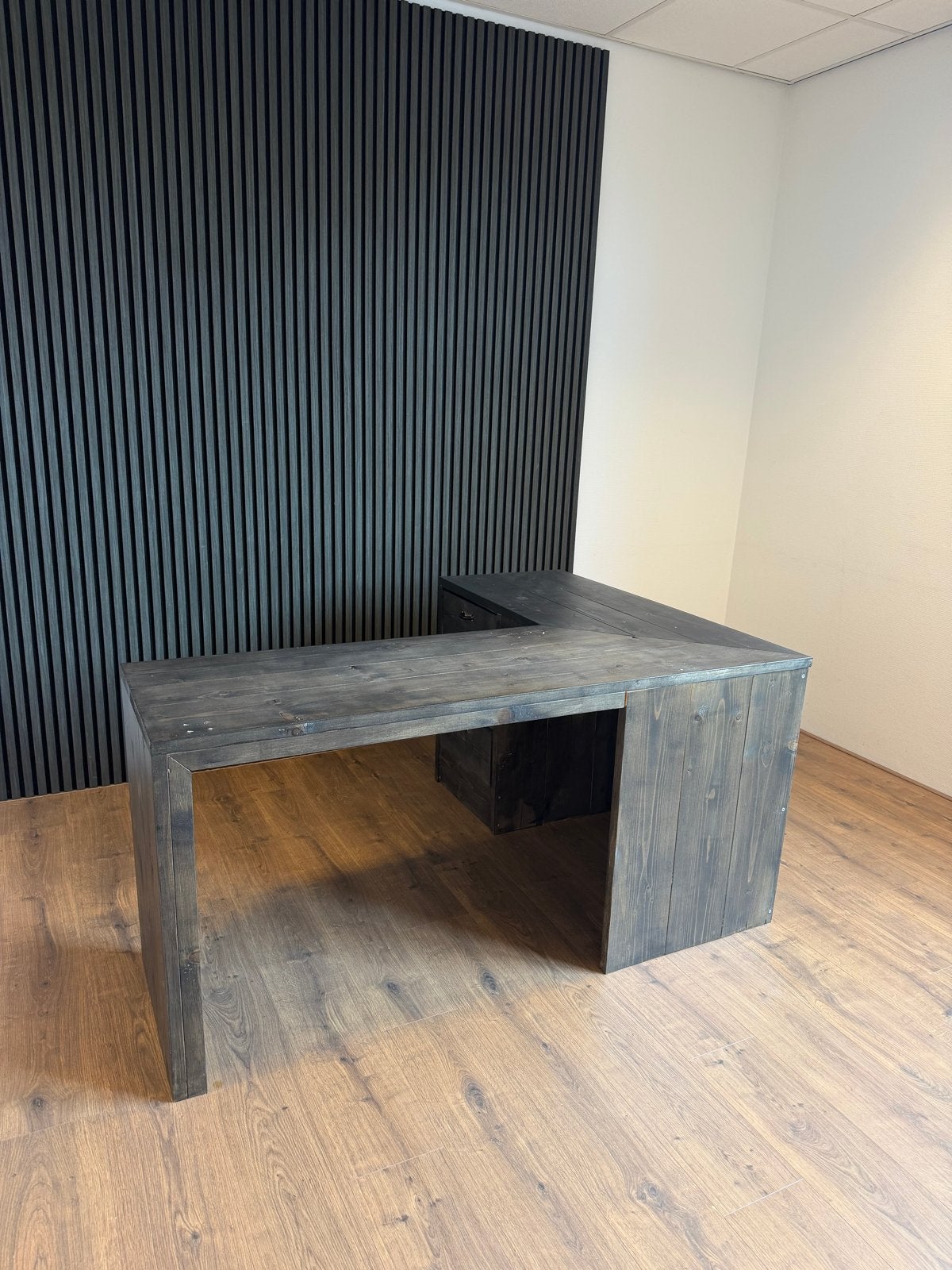 Robuust hoekbureau van donker hout met lades, Ophalen, Zwart, Gebruikt, Hoekbureau