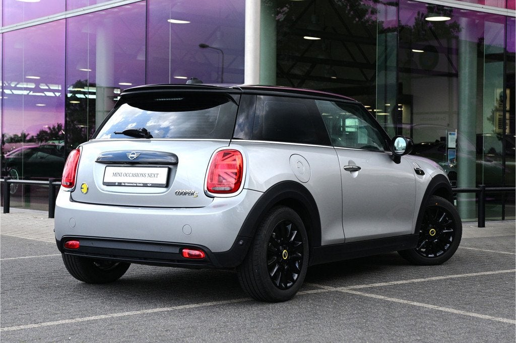 MINI Hatchback Electric / Sportstoelen / Comfort Access / Ac, Auto's, Mini, Gebruikt, Met garantie (alle), 4 stoelen, 184 pk