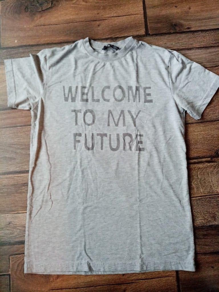 Grijs t-shirt tekst Welcome to my future - maat S, Kleding | Heren, Ophalen of Verzenden, Gedragen, Maat 46 (S) of kleiner, Grijs
