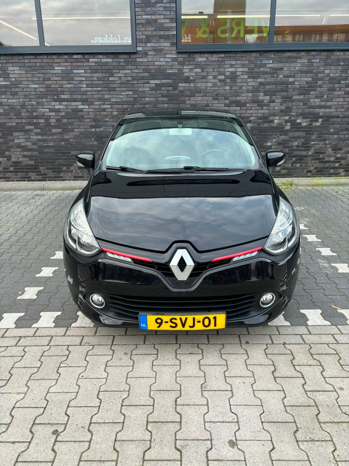 Renault Clio 0.9 TCE 66KW 5-DRS 2013 Zwart, Auto's, Renault, Voorwielaandrijving, 898 cc, 40 €/maand, 540 kg