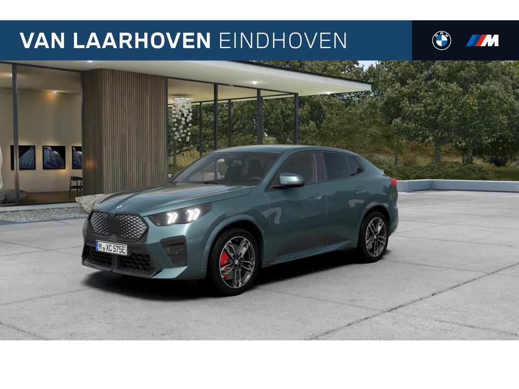 BMW iX2 eDrive20 M Sport / Sportstoelen / Achteruitrijcamera, Auto's, BMW, Bedrijf, Te koop, iX2, Achteruitrijcamera, Alarm, Bochtverlichting