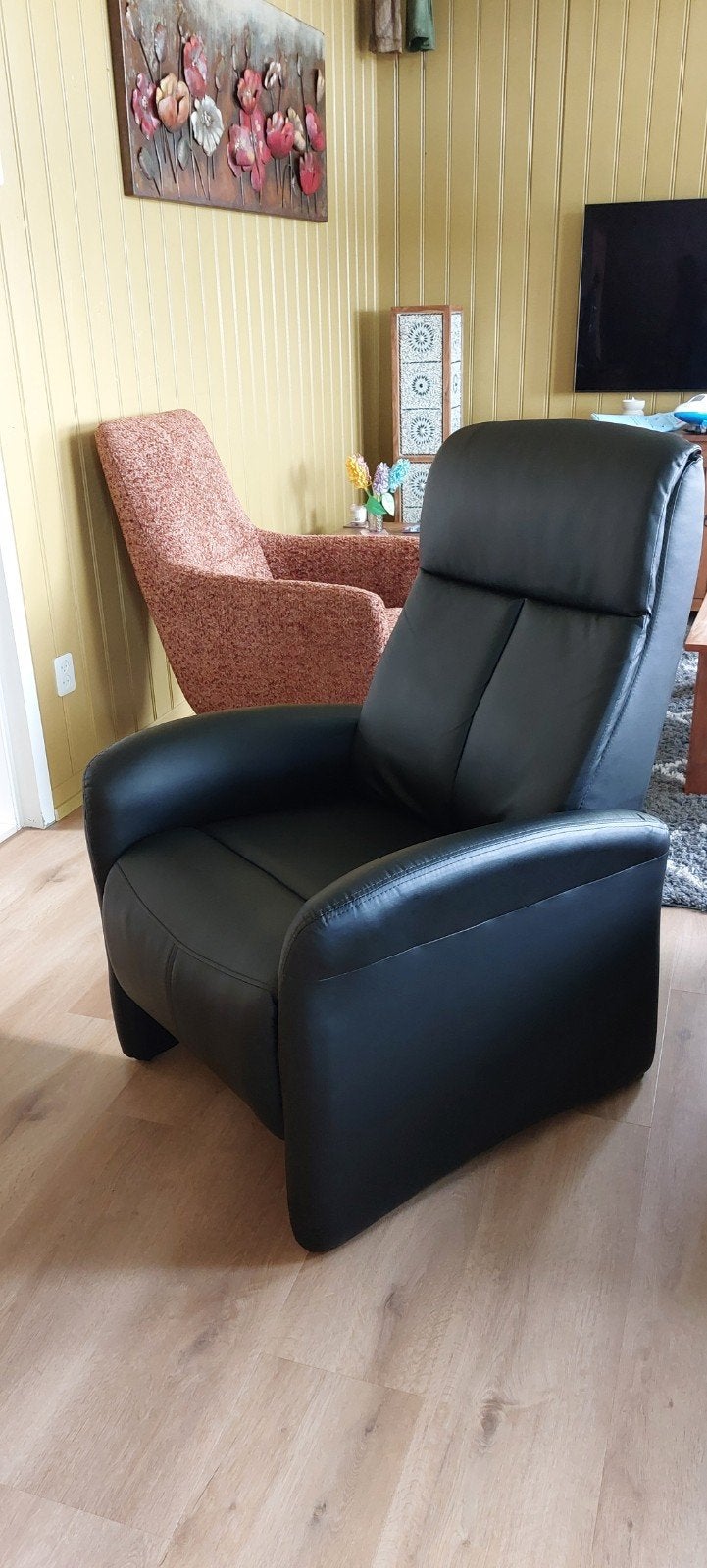 Comfortabele zwarte relaxfauteuil - niet elektrisch, Ophalen, 75 tot 100 cm, 50 tot 75 cm