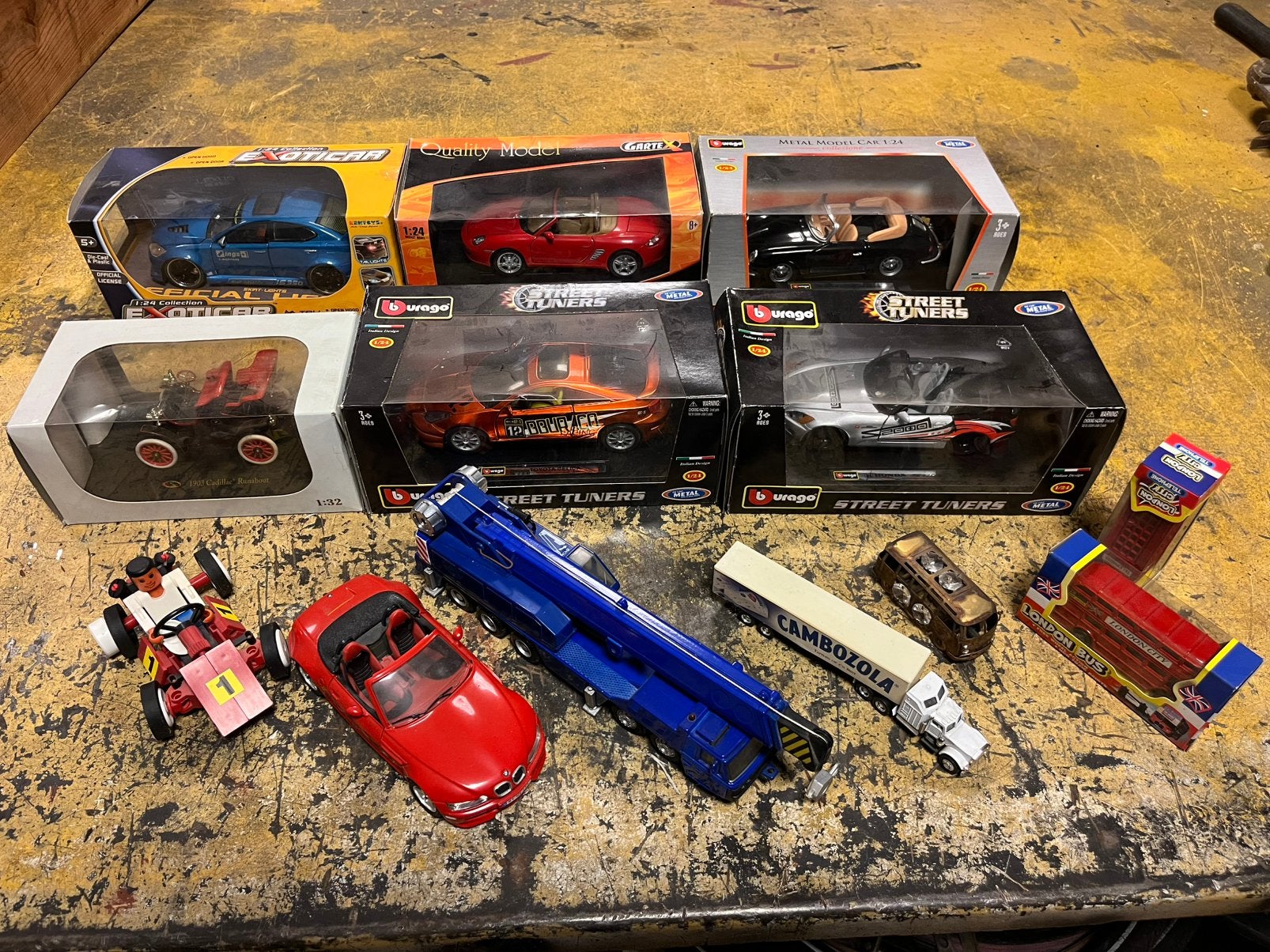 Diverse modelauto’s 1:24 met doos, Ophalen of Verzenden, Gebruikt, Auto, Bburago