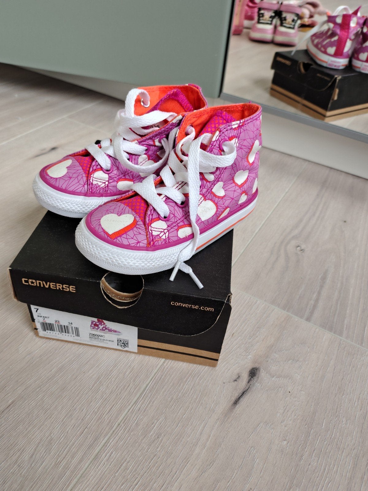 Nieuwe Converse All Stars Hartjes - Maat 23, Kinderen en Baby's, Converse, Meisje, Schoenen, Nieuw