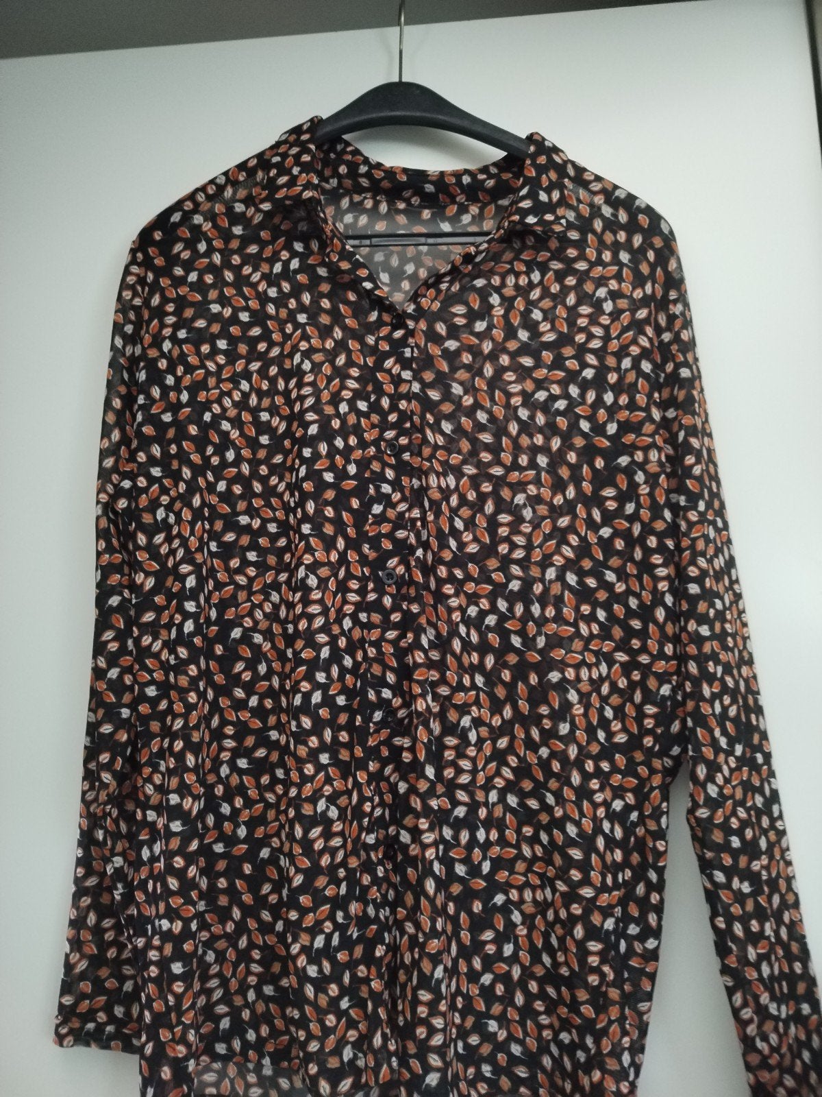 Zwarte blouse met bladprint - Maat L, Kleding | Dames, Blouses en Tunieken, Zwart, Maat 42/44 (L), Ophalen of Verzenden, Geen merk