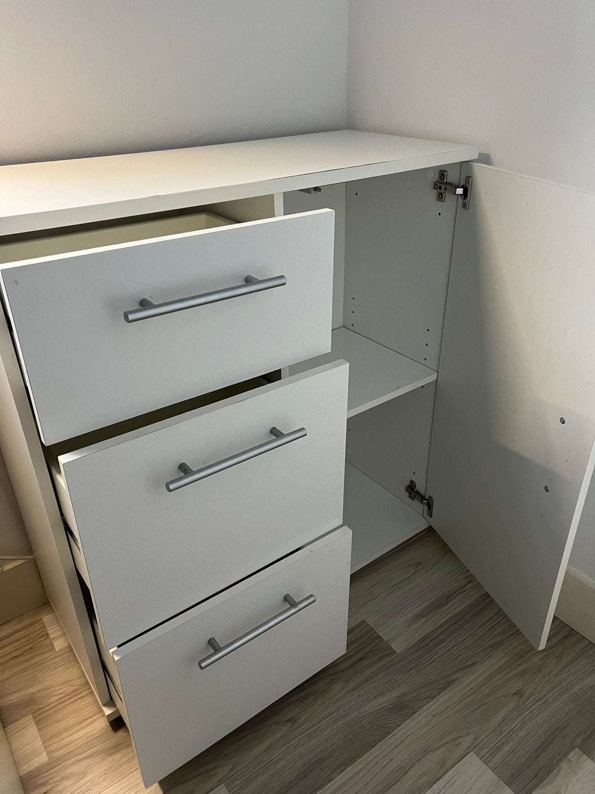 Witte kast met lades en deurtje - Ideaal voor studentenkamer, Huis en Inrichting, Kasten | Overige, Ophalen, Gebruikt