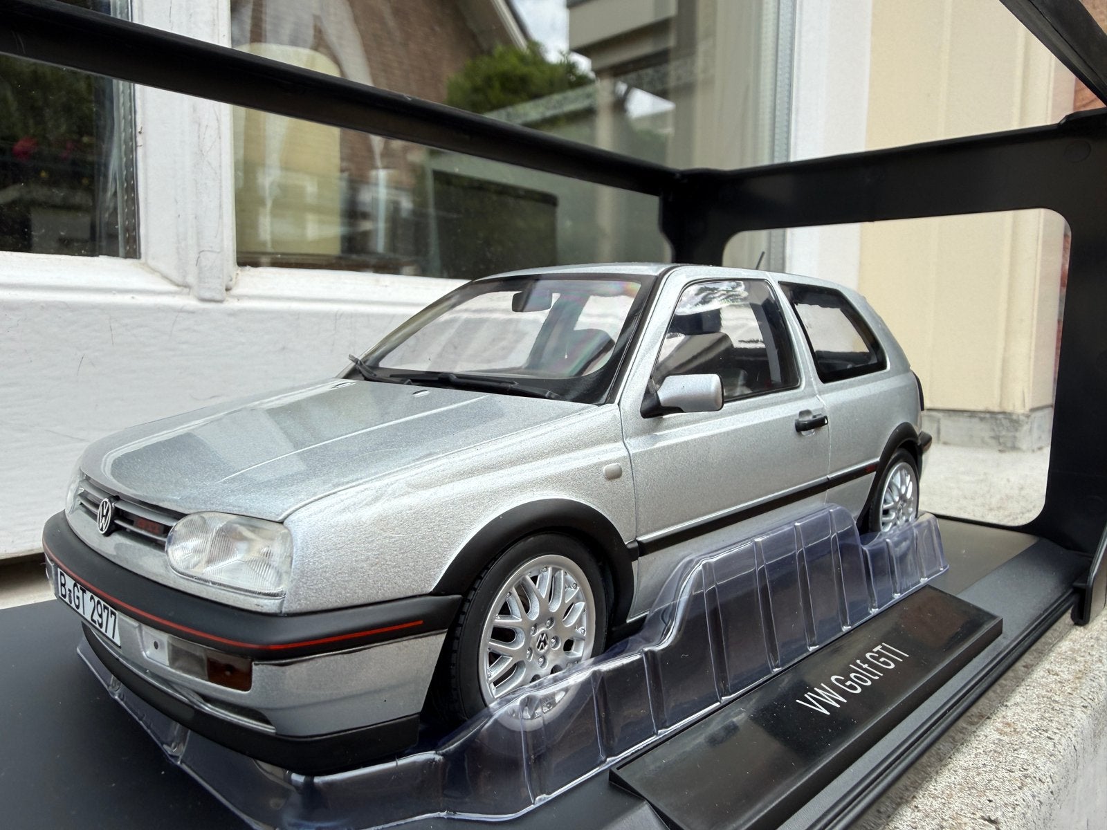 1:18 Volkswagen Golf 3 GTi zilvergrijs 1996 Norev 188419, Auto, Norev, 70-72 Av. de Bohlen, Vaulx-en-Velin, 69120, France, Norev