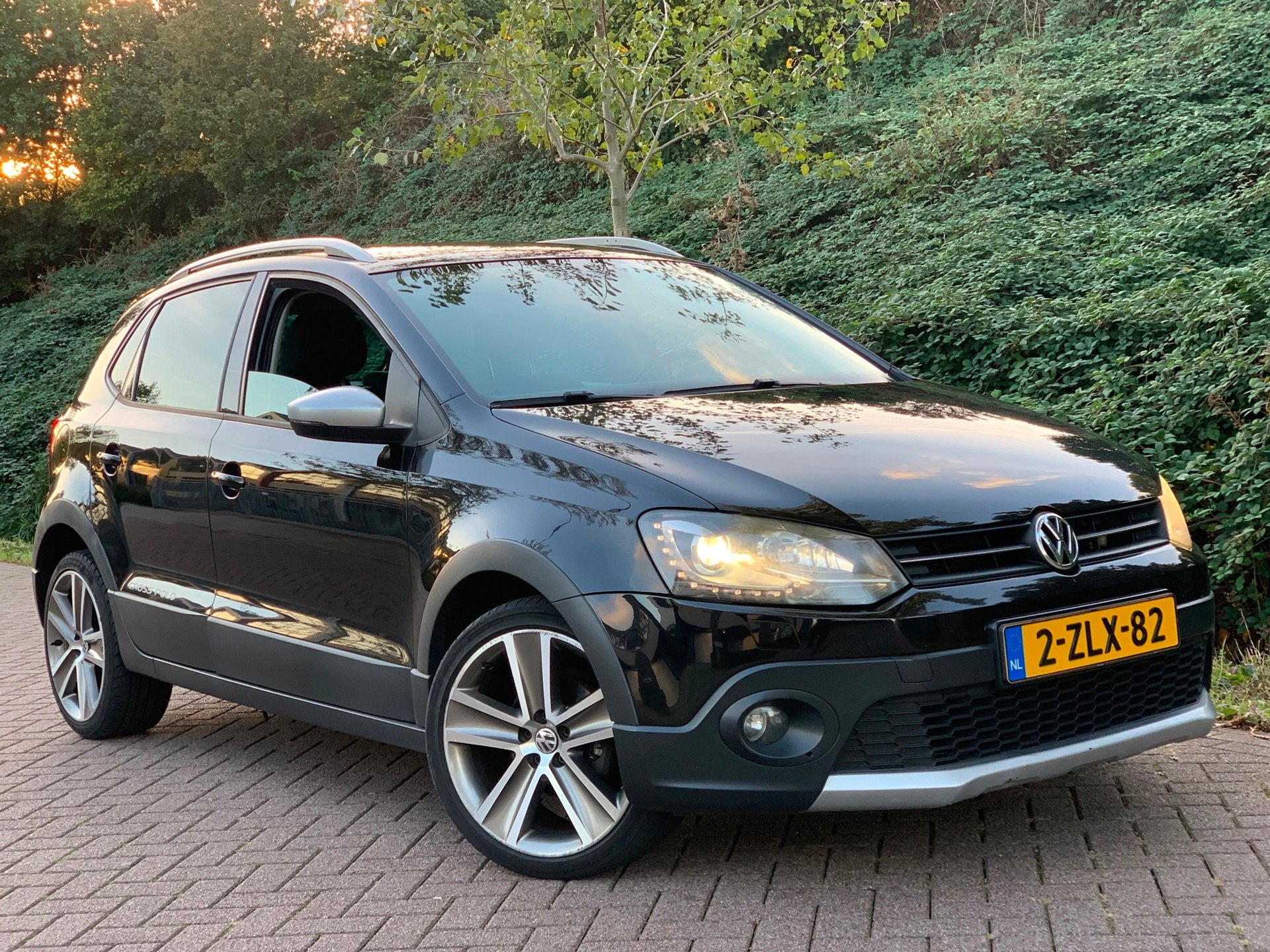 Volkswagen Polo CROSS 1.6 TDI Highline FULL OPTION !, Auto's, Voorwielaandrijving, Euro 5, Gebruikt, 610 kg