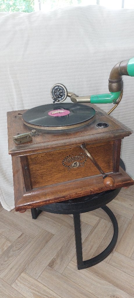 Platenspeler patofoon, Ophalen