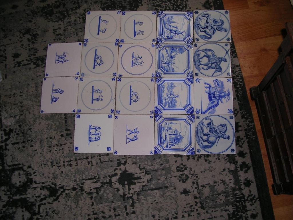 Een lotje van 18 gave tegels zie foto en bieden OPRUIMING., Ophalen of Verzenden