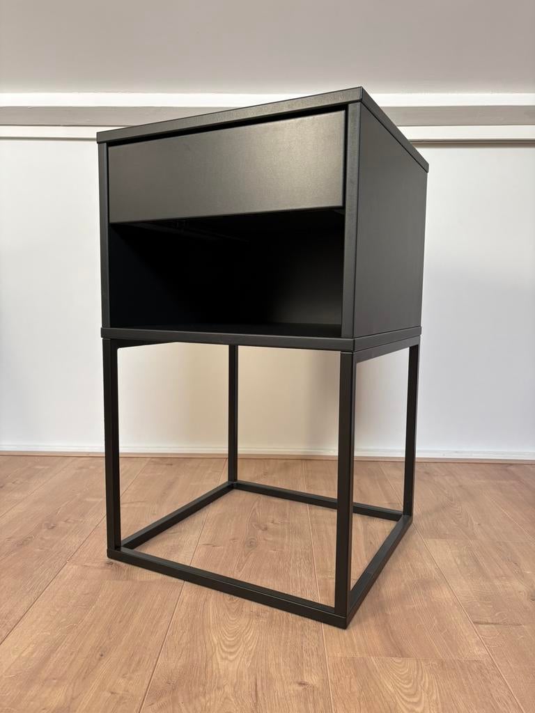 Nachtkastjes (set van 2) IKEA Vikhammer, Huis en Inrichting, Ophalen, Overige materialen, Minder dan 45 cm, 55 tot 70 cm