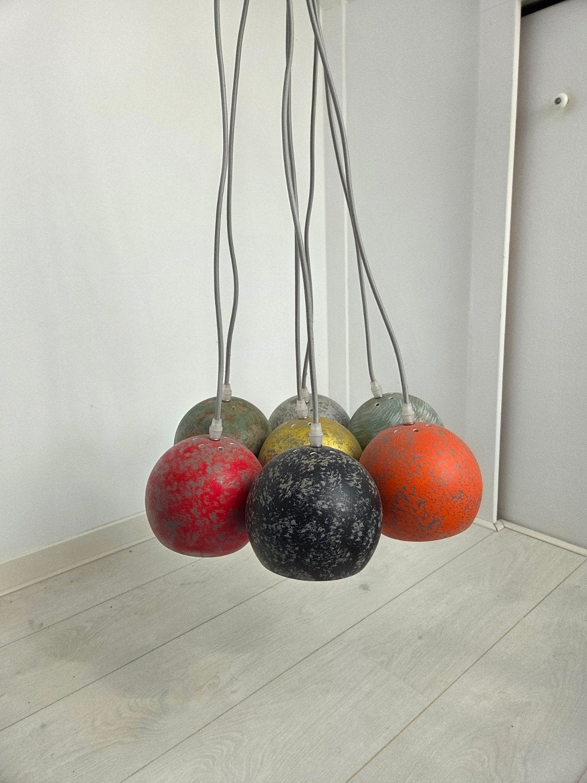 Bijzondere plafondlamp met 7 gekleurde bollen, Metaal, Meerkleurig, Ophalen of Verzenden, Zo goed als nieuw