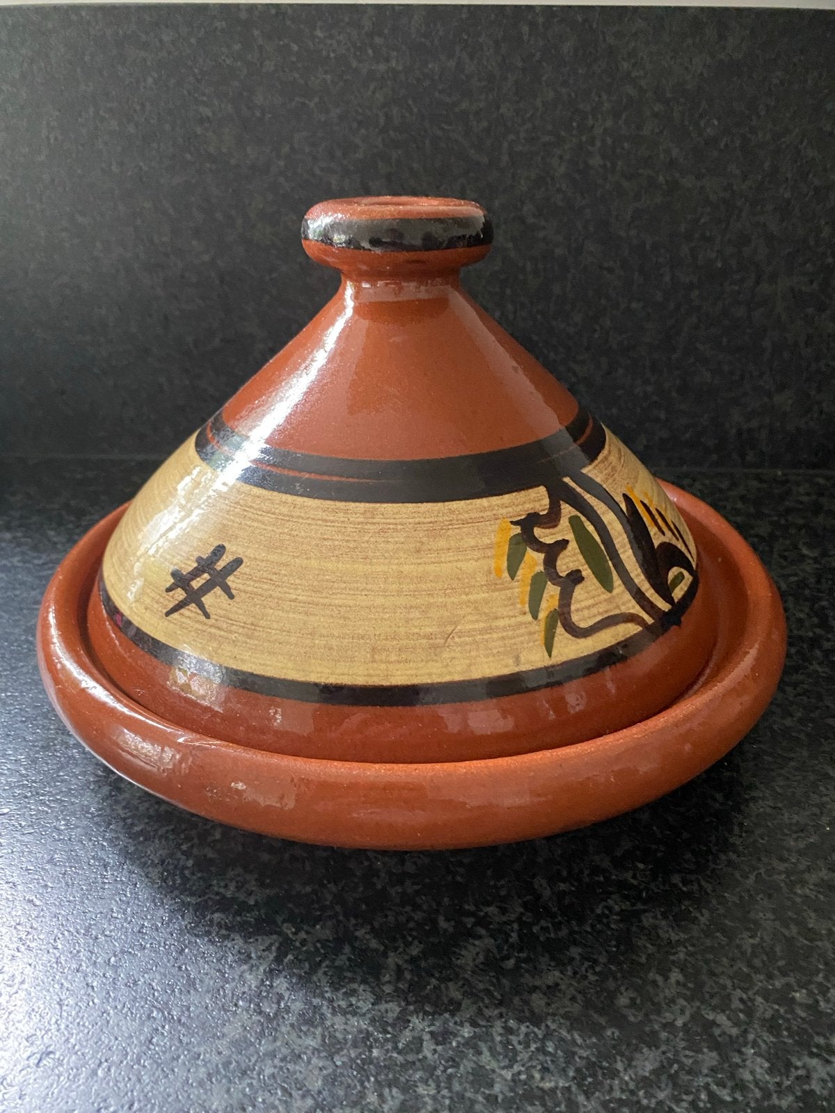 Mooie gedecoreerde Tajine uit de Wereldwinkel, Ophalen of Verzenden, Steen/keramiek, Meerkleurig, Overige merken