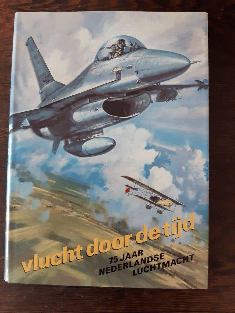 Vlucht door de tijd. 75 jaar NL luchtvaart (vliegtuigen), Verzamelen, Luchtvaart en Vliegtuigspotten, Ophalen of Verzenden, Zo goed als nieuw
