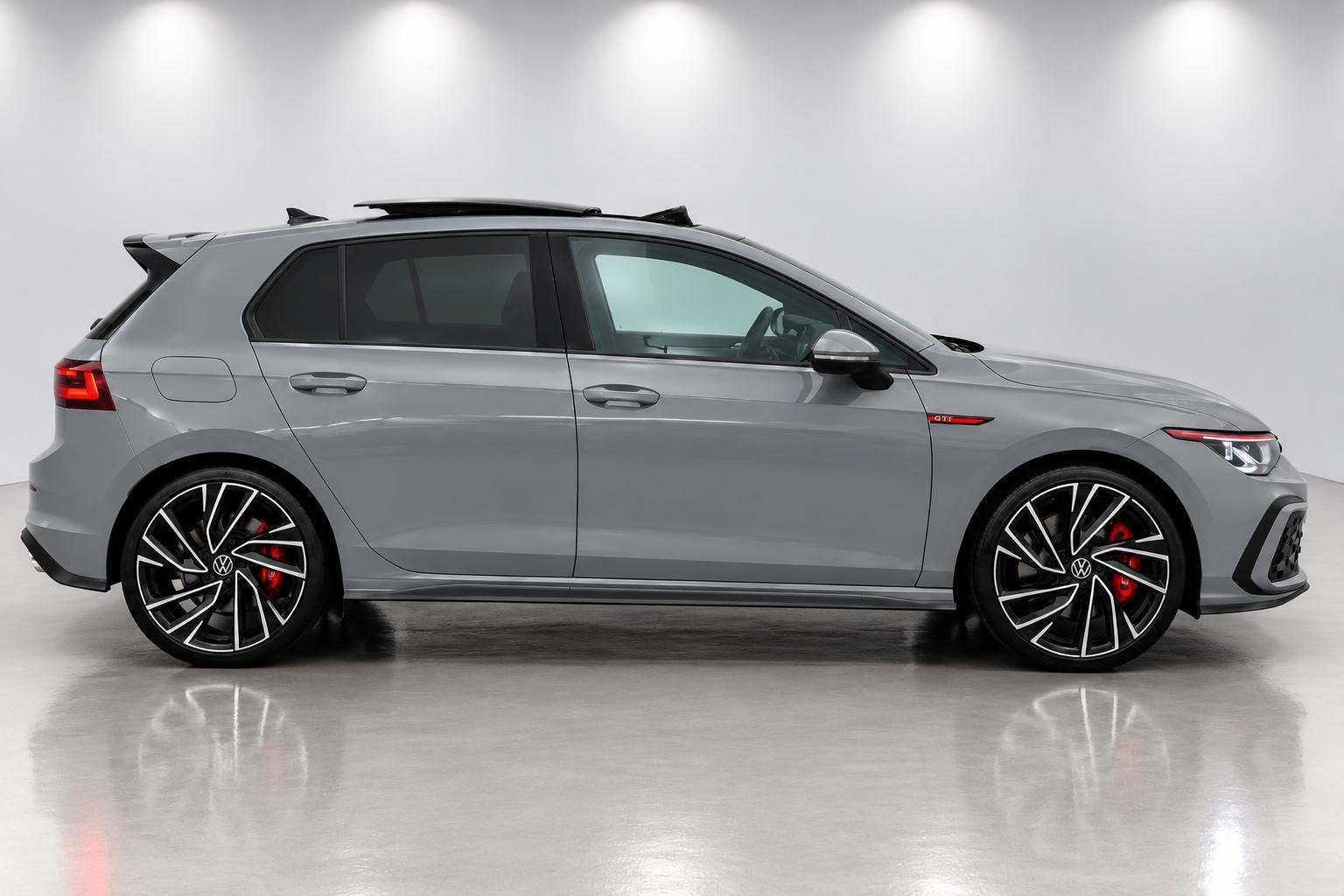 Volkswagen Golf 2.0 TSI GTI [Pano | HUD | H&K | Keyless | IQ, Dealer onderhouden, 730 kg, Euro 6, 4 cilinders