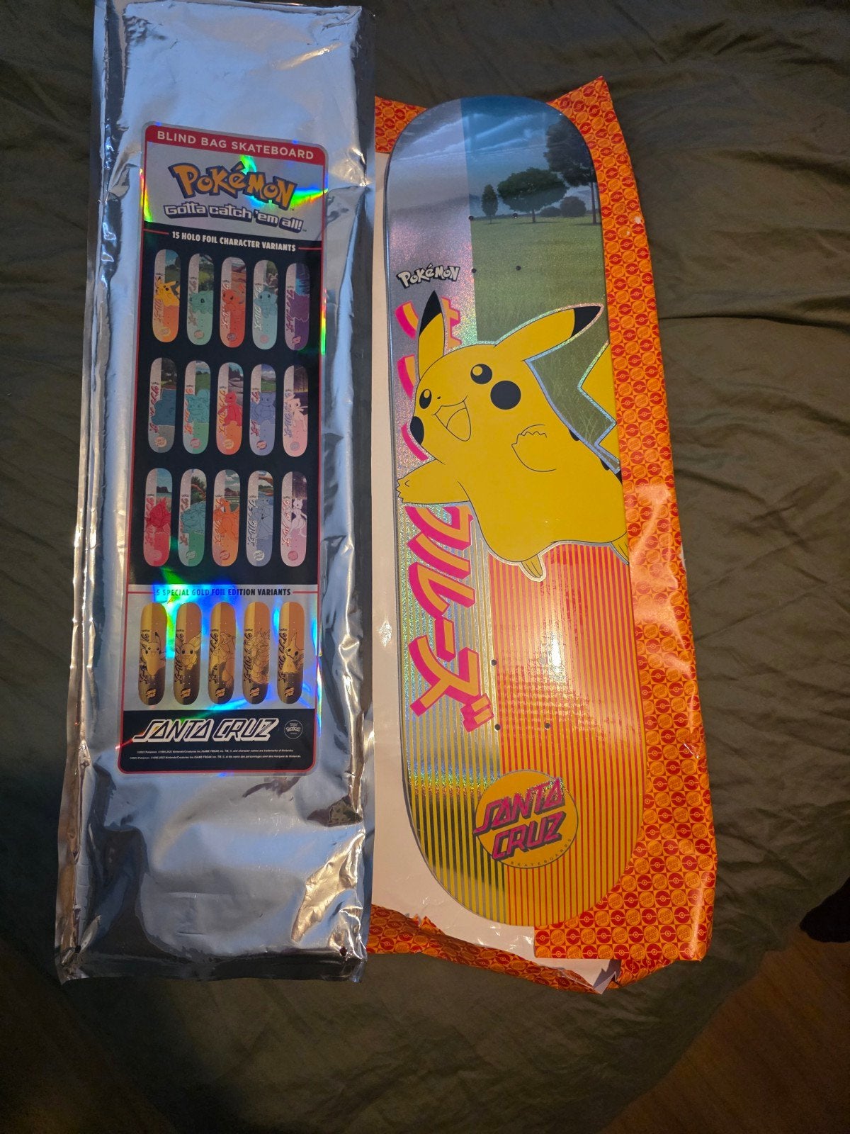Santa Cruz Pokémon Blind Bag Skateboard Deck Pikachu, Sport en Fitness, Skateboarden, Ophalen, Zo goed als nieuw, Skateboard